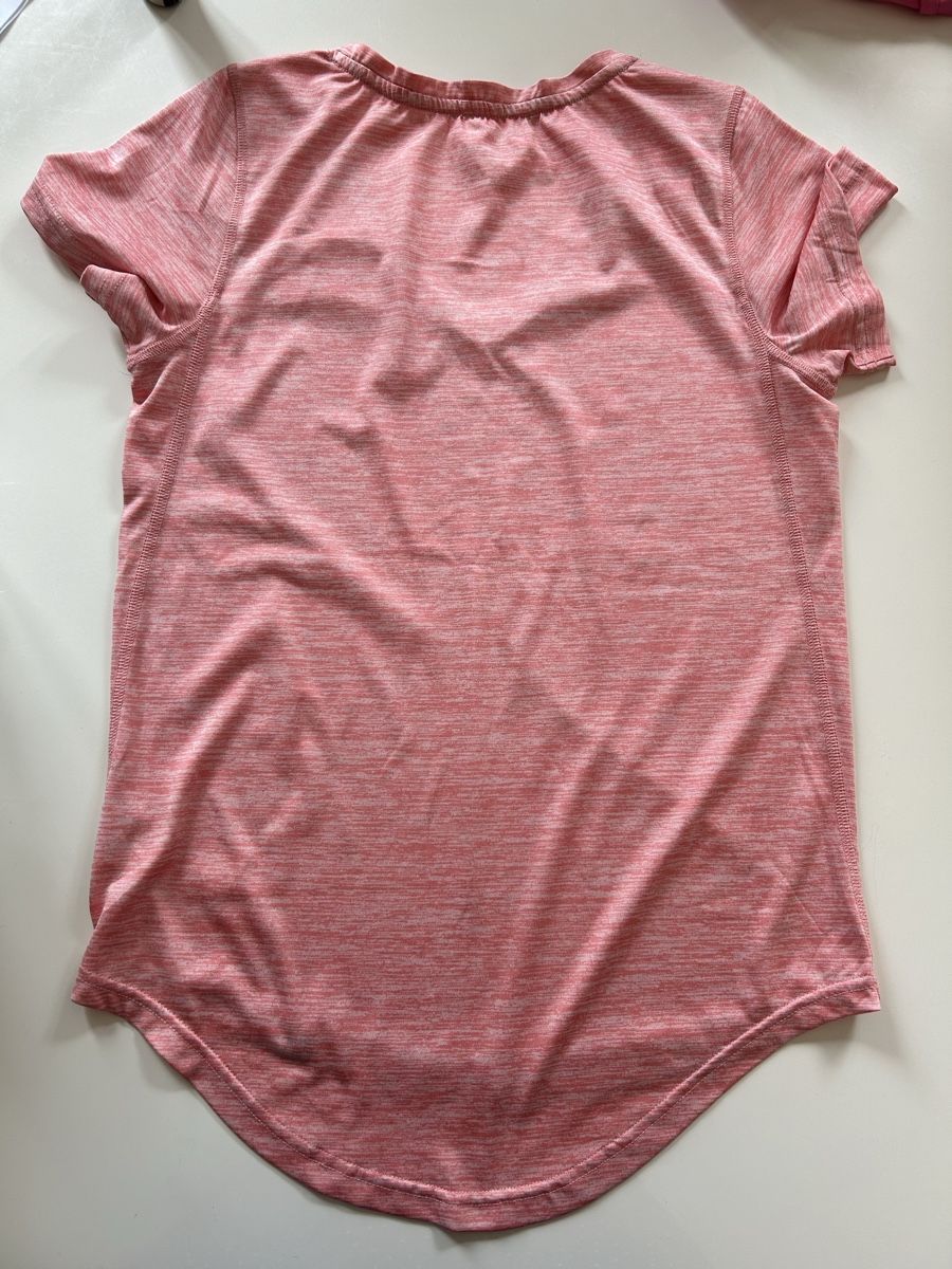 T-shirt: Sportliches T-Shirt Grösse S – Usato da Biel/Bienne venduto da SandraDG 1