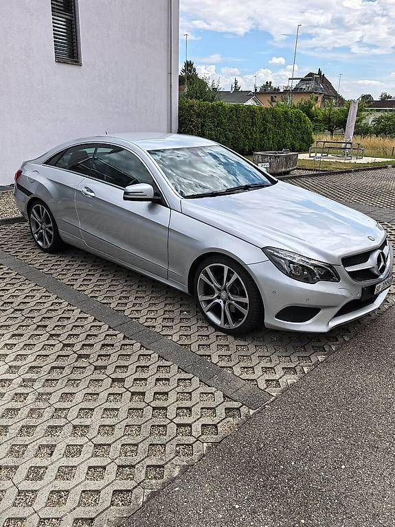 Mercedes-Benz Automobili: Mercedes E350 Coupe 4matic silber – Usato da Recherswil venduto da Jovano 3