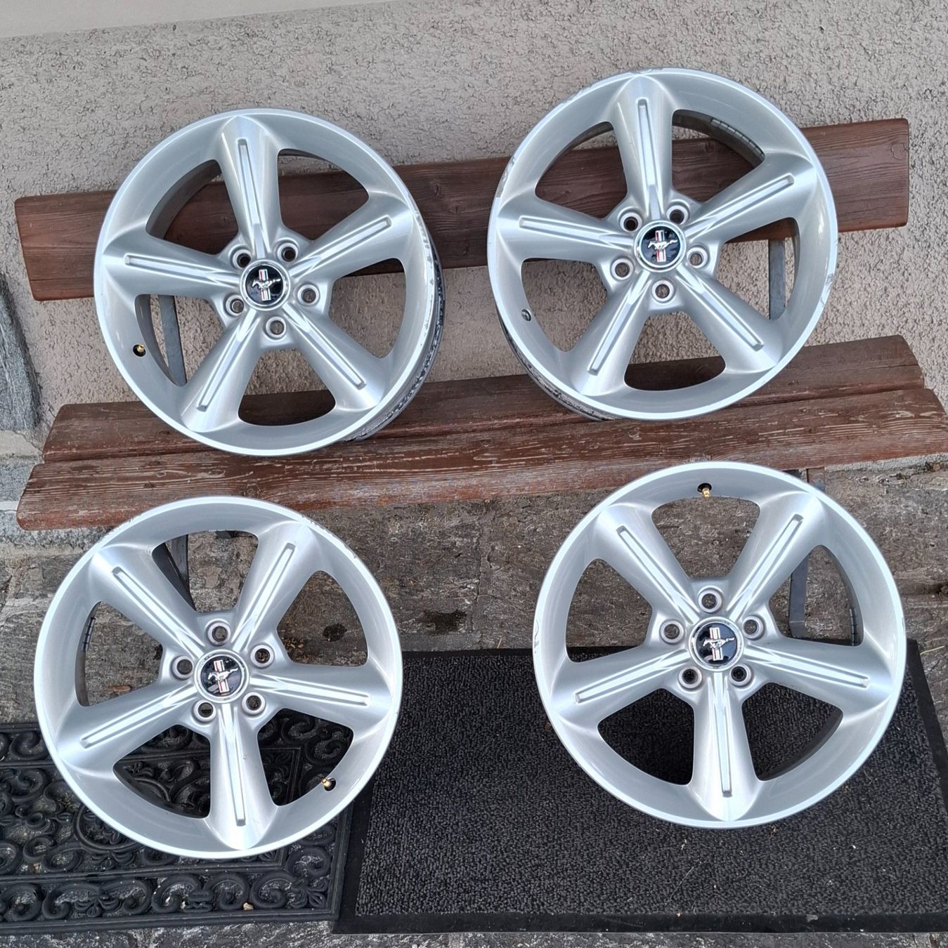 Ford Cerchioni: Cerchi originali Ford Mustang – Usato da Minusio venduto da cip_yby5