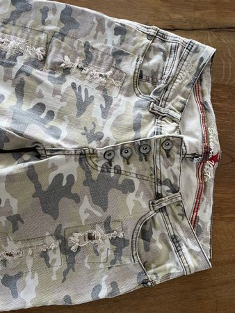 Jeans Damen Tarnmuster Grösse S guter Zustand