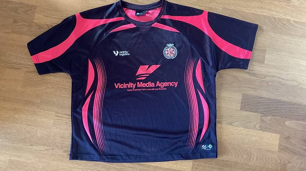 T-shirt: Sportshirts – Usato da Luzern venduto da Judith01112