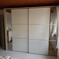 Kleiderschrank