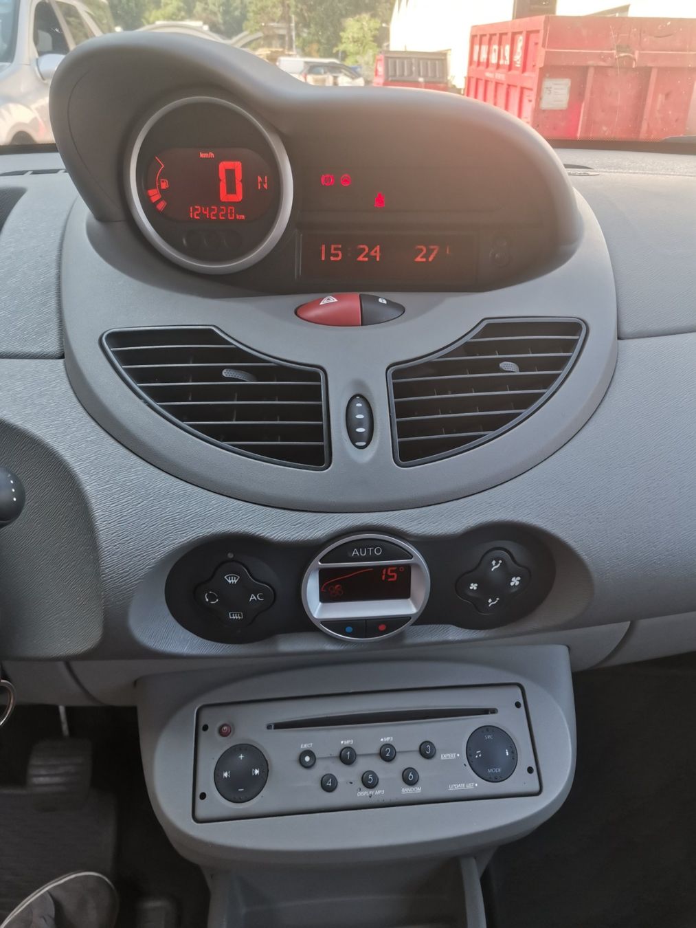 Renault Autos: Renault Twingo Initiale ab 1.- – Gebraucht aus quartino von bernet.rs 2