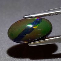 0,90 ct Opale noire naturelle