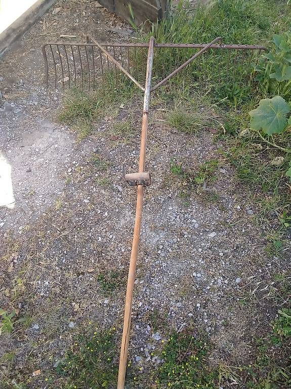 Tutti gli attrezzi: Râteau des montagnes – Usato da Miège venduto da sorman