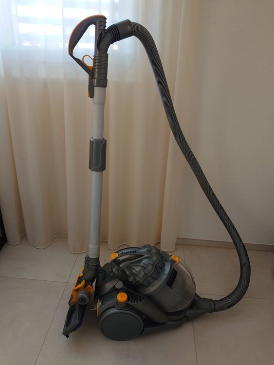Dyson DC08 | Kaufen auf Ricardo