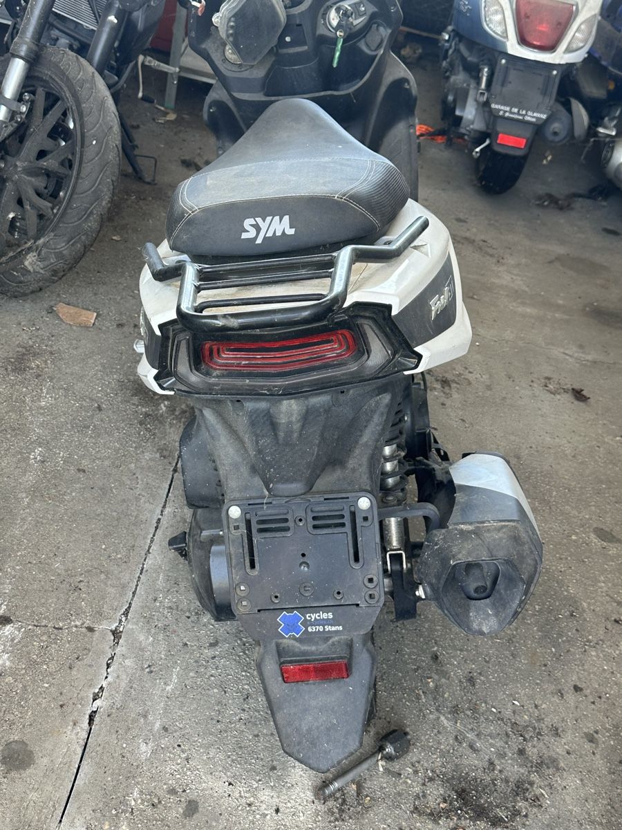 Sym Scooters: SYM FNX 125  – Defekt aus Treycovagnes von Campingcar65 5