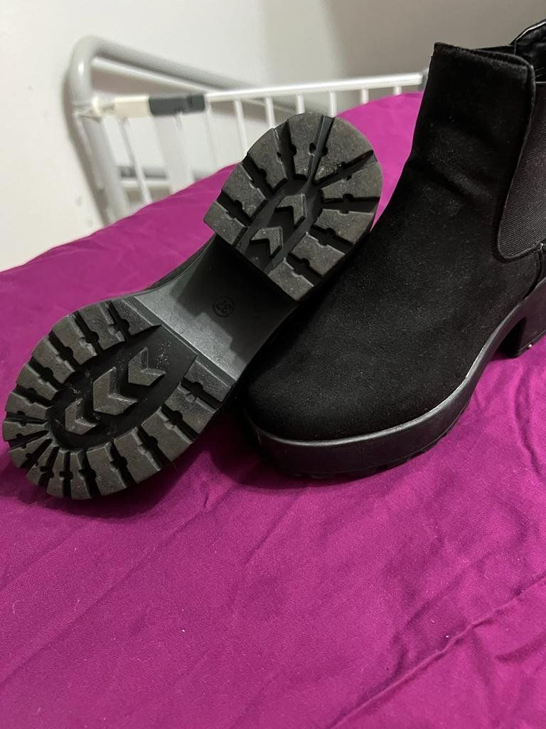 Scarpe da donna: Damen Stiefel schwarz – Usato da Lupfig venduto da Pluribus
