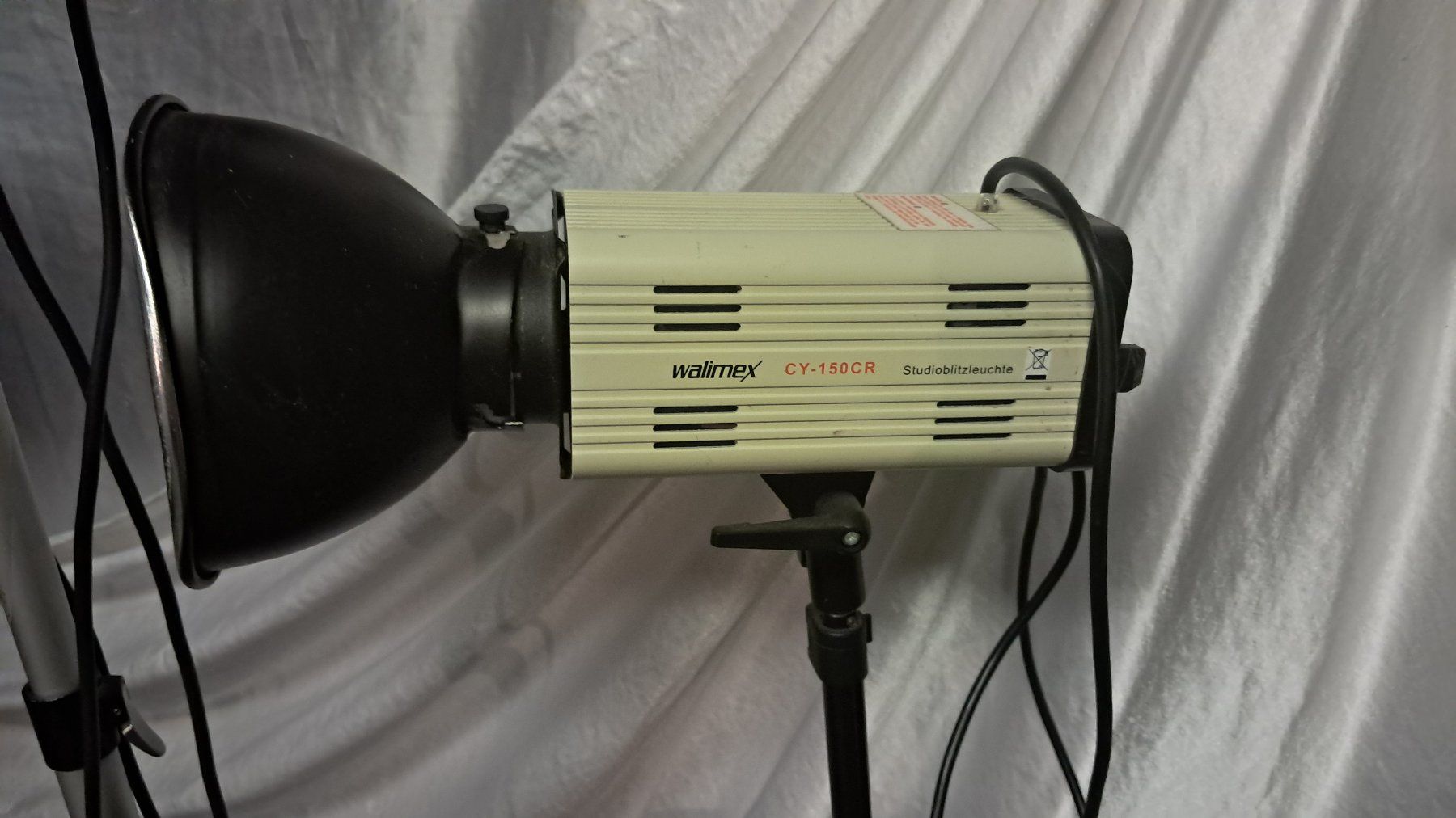 Walimex Flash: Walimex 3 Studioblitzleuchten und Softbox groß und Stative – Usato da Uerikon venduto da Jeanne04 7