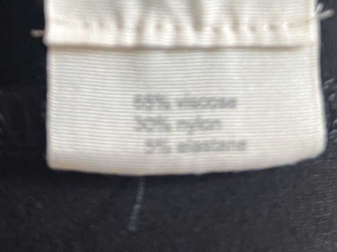 Nile Gilet & Giacche senza maniche: Nile - Long gilet à capuche - noir - M – Nuovo (secondo la descrizione) da Mézières FR venduto da Daisy16 7