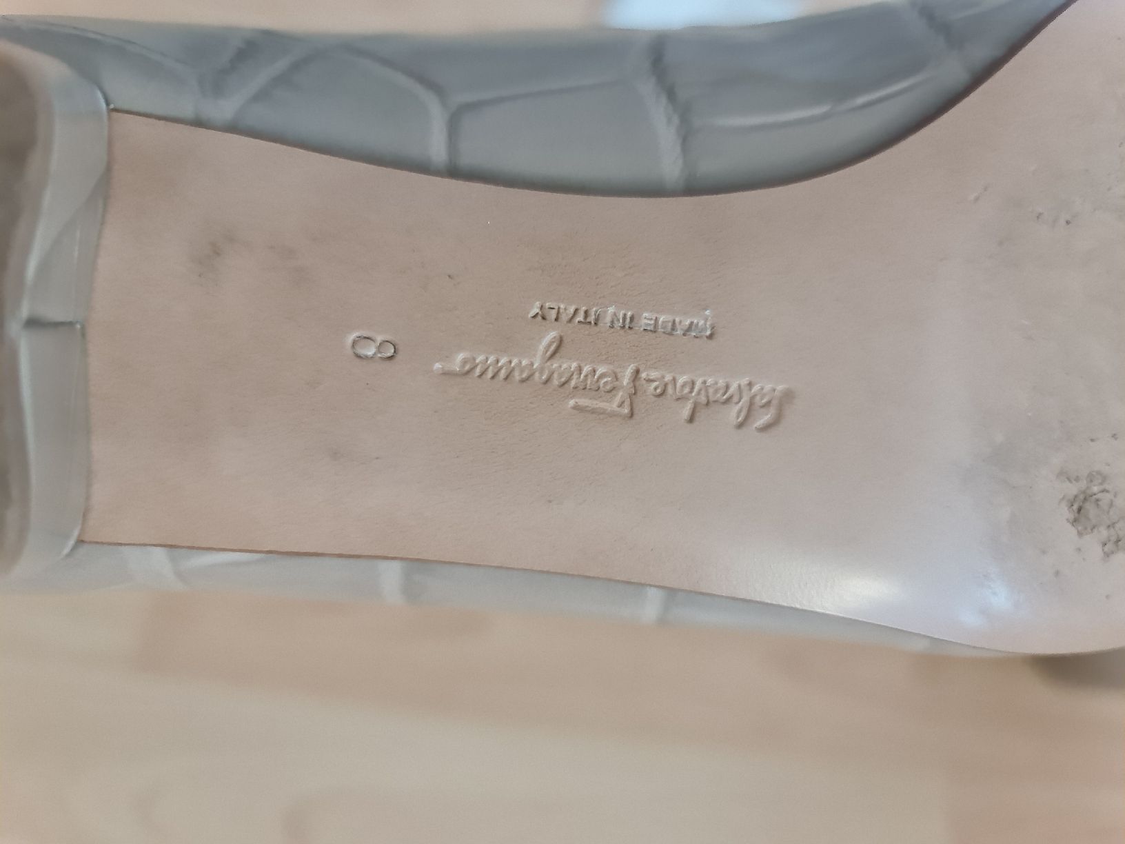 Salvatore Ferragamo Scarpe da donna: Elegante Ferragamo Pumps, Gr. 38, beige – Nuovo (secondo la descrizione) da Ibach venduto da ole_6whn 9