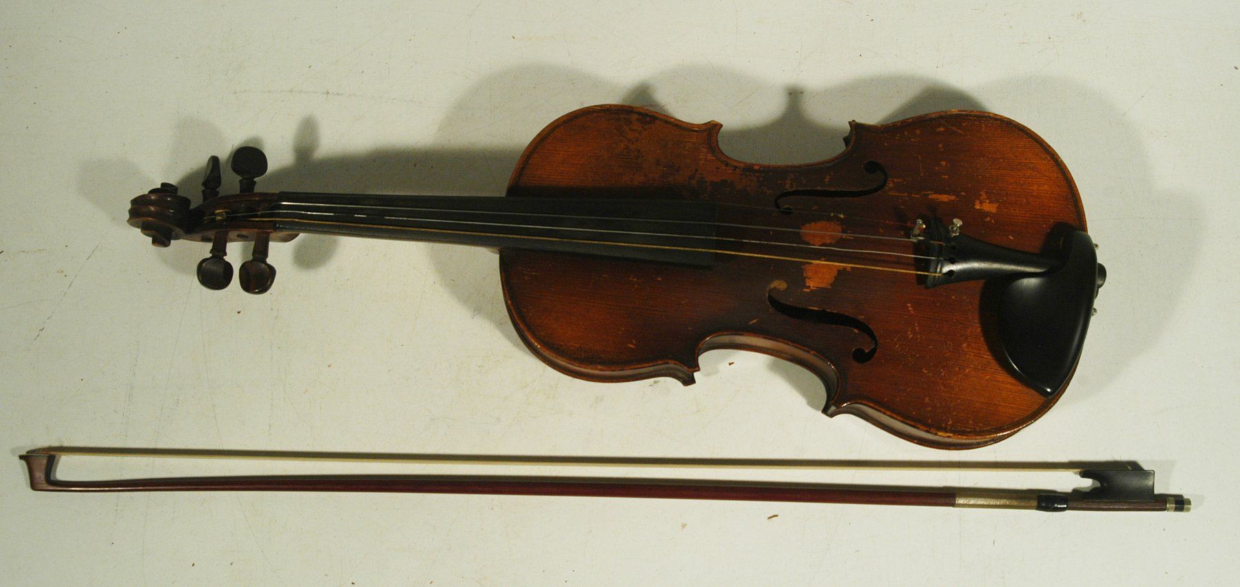 Strumenti musicali: Alte Geige mit Koffer – Usato da Herisau venduto da Wisen 2
