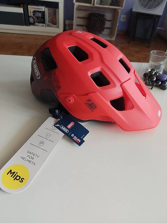 Caschi: Casque vélo VTT Abus édition Valais  – Usato da Lausanne venduto da flybud