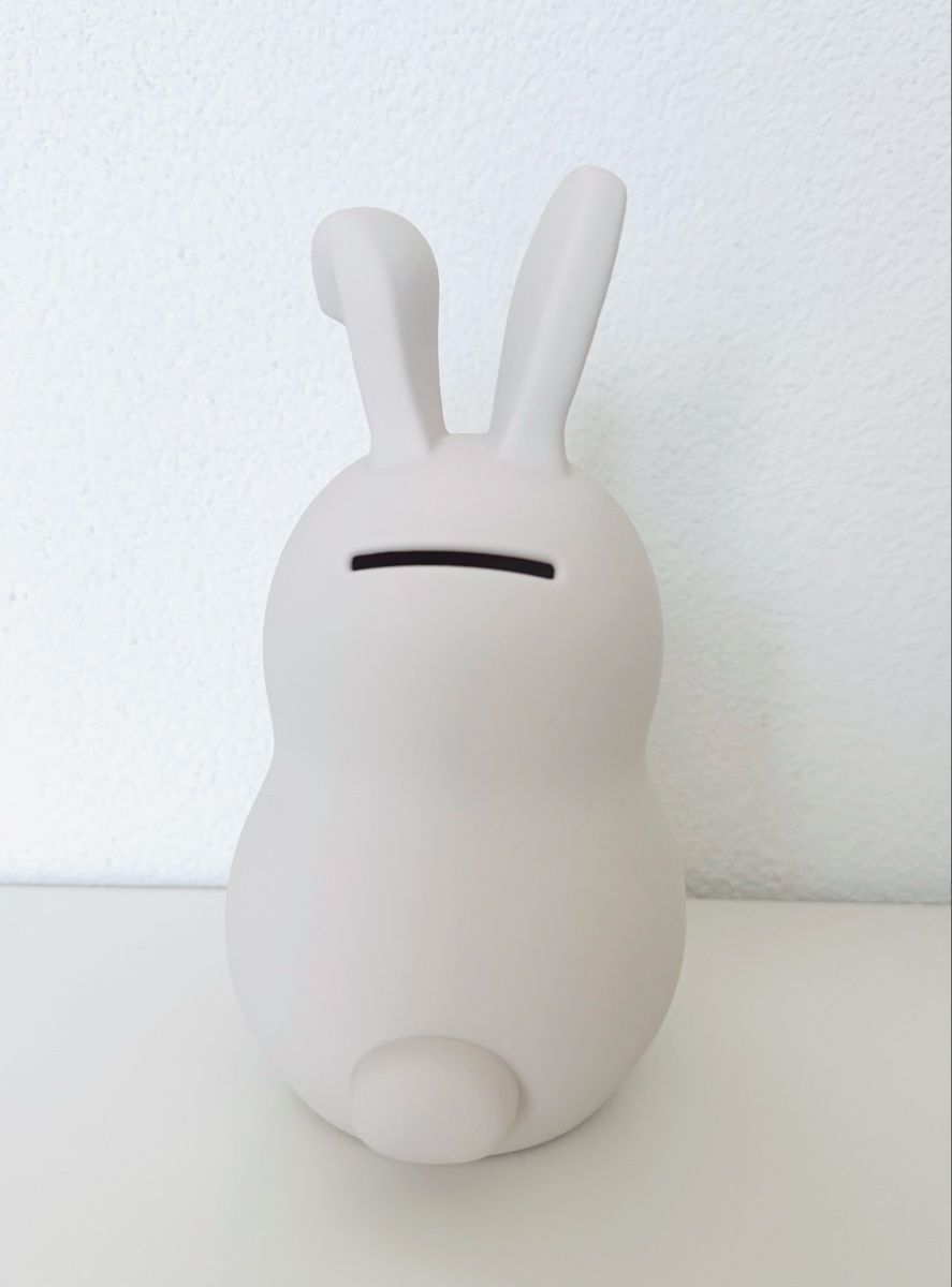 Salvadanai: COOP Sparbüchse Hase aus Silikon, 16cm – Usato da Frutigen venduto da _.Anja.B._ 1