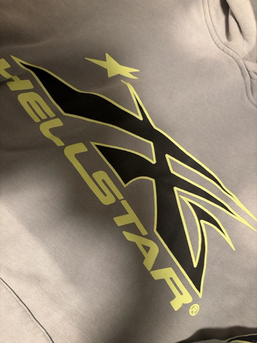 Giacche: Hellstar hoodie – Usato da Dietlikon venduto da nab_tj9m 1