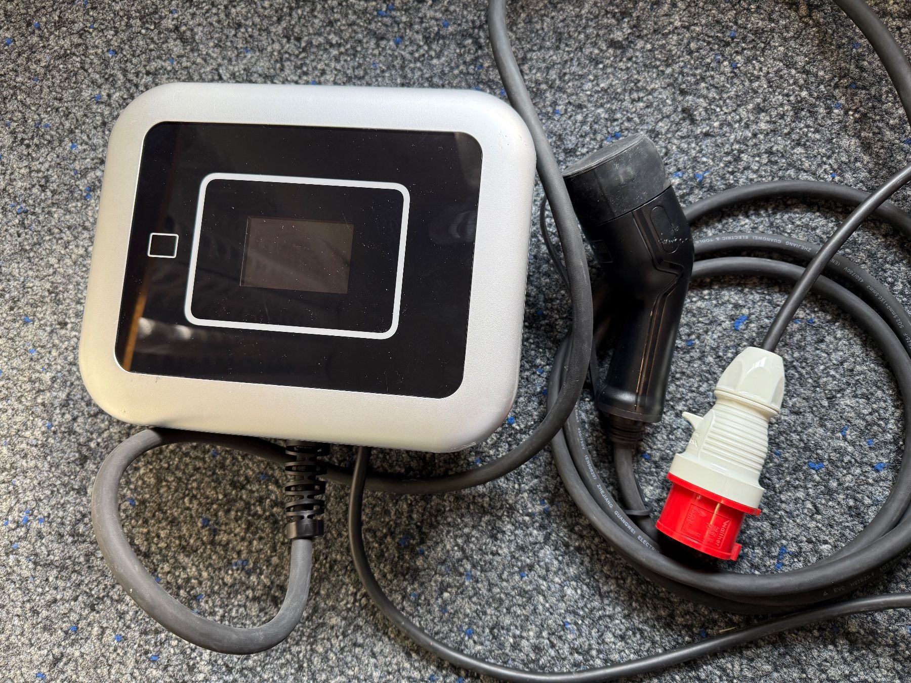 Chargeurs de batterie: Wallbox 11kW mit 5 Meter Typ 2 Kabel – D'occasion à Nürensdorf par Nuerensdorfer1978