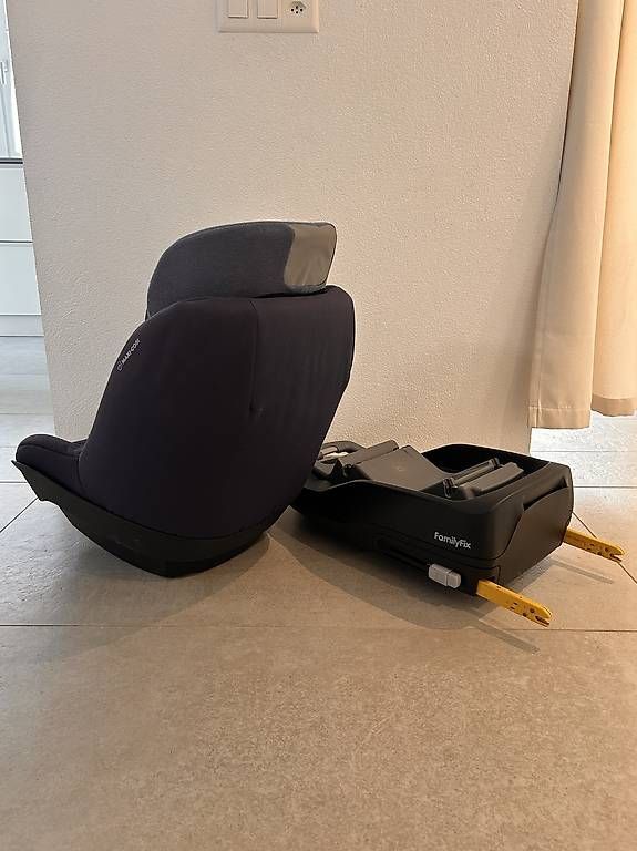 Maxi-Cosi Seggiolini per auto: Kindersitz/Babysitz inkl. Maxi Cosi - Station – Usato da Tägerwilen venduto da ibo_rz2v