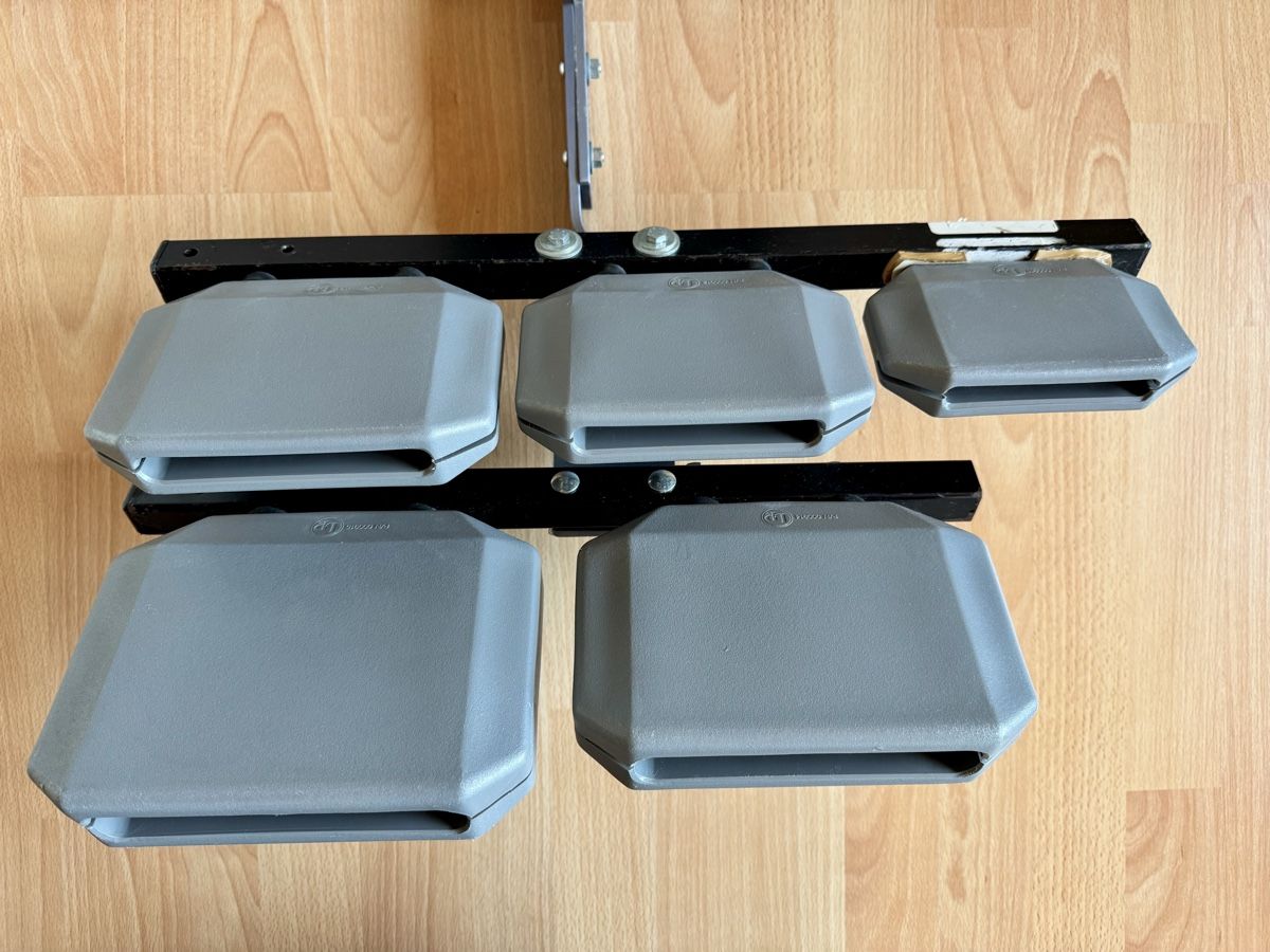 Strumenti musicali: LP Granite Blocks mit Tragegestell und Drumsticks – Usato da Gommiswald venduto da Aloha.Spirit 2