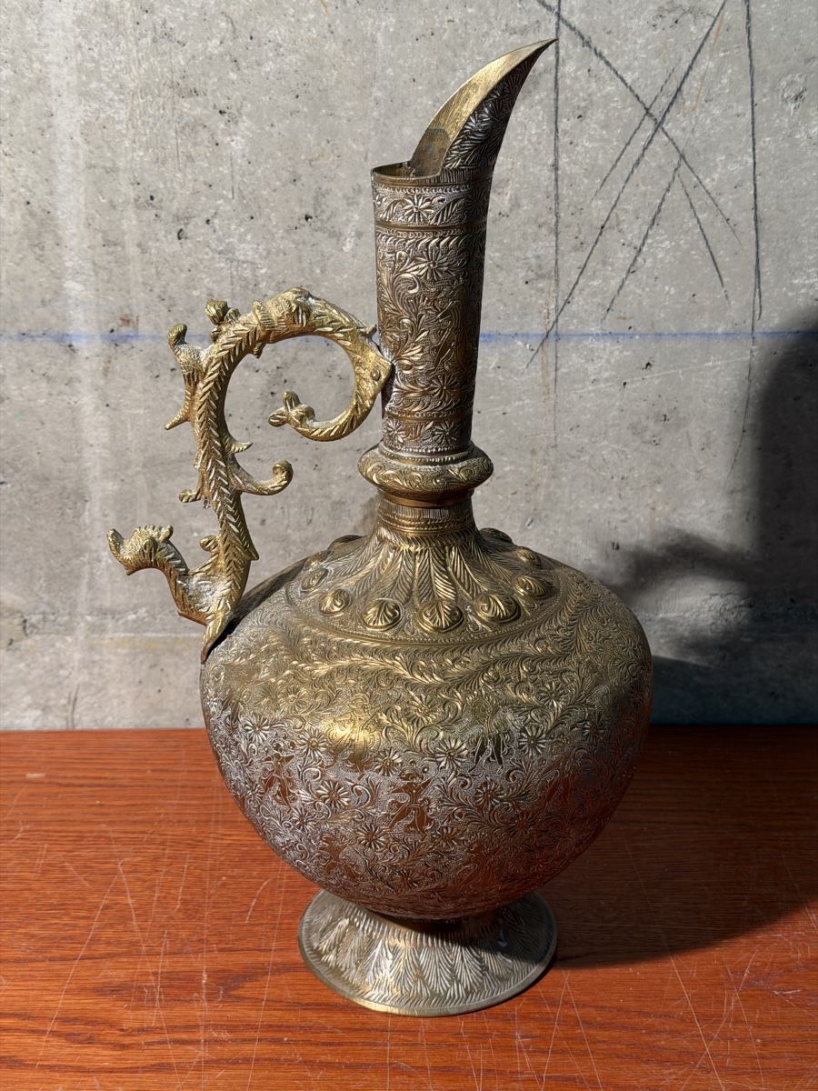Decorative Brass Ewer Pitcher Ornate Engraved Design (Gebraucht) in ...