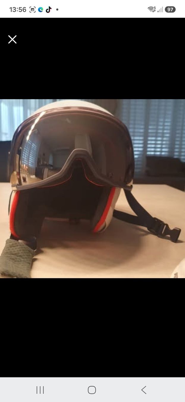Caschi: kinder Skihelm – Usato da Steinhausen venduto da noemi22