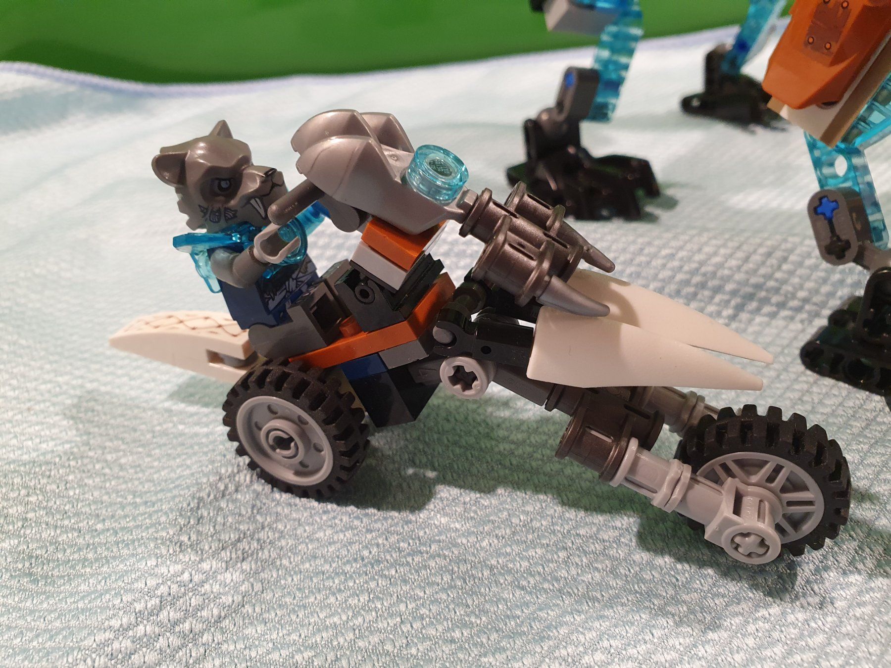 Lego Spielzeuge: Lego Chima 70143 - Säbelzahnroboter – Gebraucht aus Mettmenstetten von Espoirco1 5