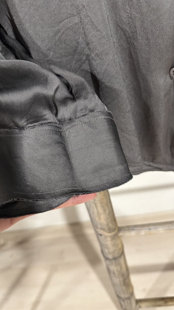 Massimo Dutti Camicette: Elegant Satin Shirt - Massimo Dutti – Nuovo (secondo la descrizione) da Esslingen venduto da zcu_76s2 2