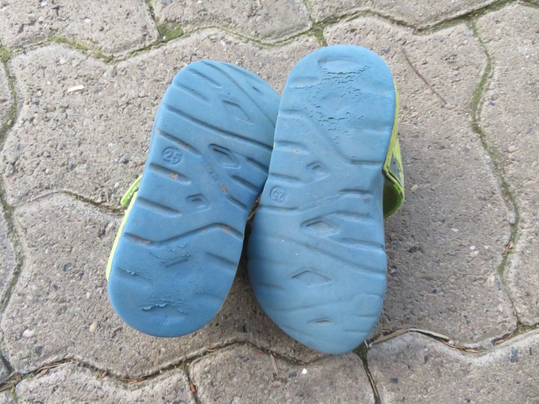Scarpe da uomo: Strandschuhe / Badeschuhe Grösse 25 – Usato da Fontaines NE venduto da neuch123 2