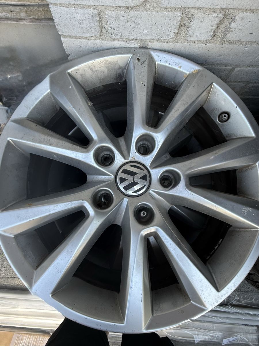 Volkswagen Cerchioni: Original VW Felgen mit Reifendruck Sensor – Usato da Basel venduto da sam_7gsy 1