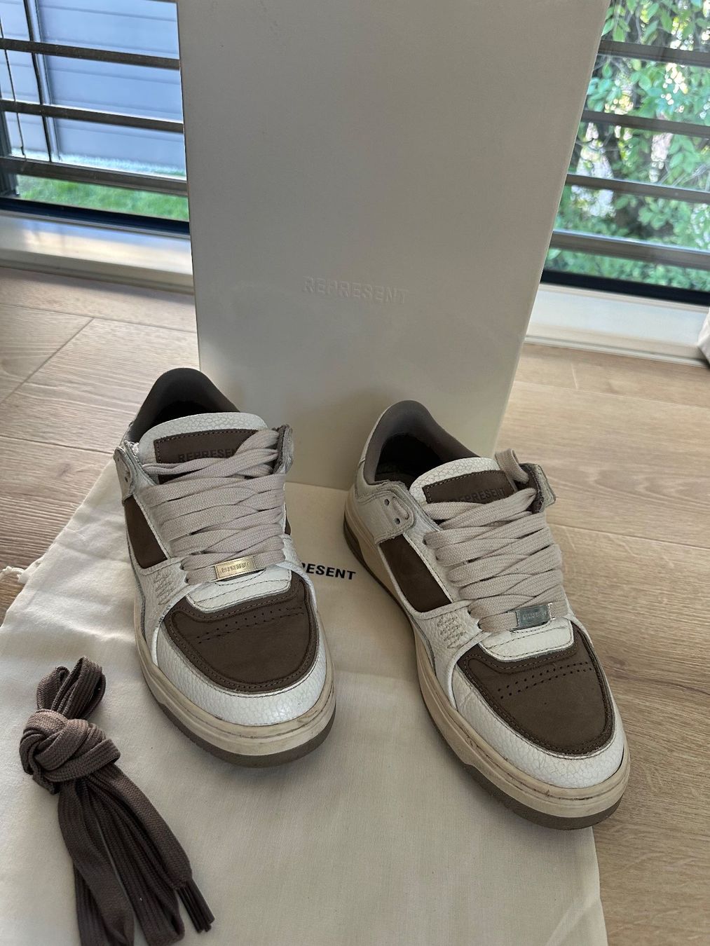 Represent Scarpe da uomo: Represent Sneakers Grösse: 40 – Usato da Lausen venduto da Swissart123