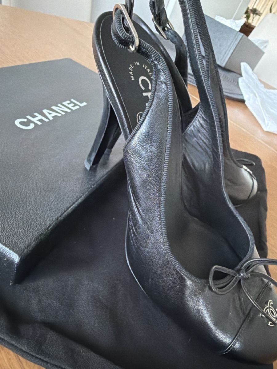 Chanel Scarpe da donna: Chanel slingbacks, size 38, leather, timeless elegance – Usato da Geneve venduto da esp_8rbh 1