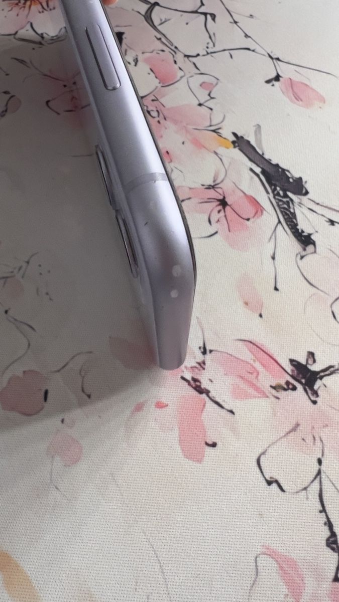 Apple Telefoni cellulari / Smartphones: Apple iPhone 11 Violett – Usato da wettingen venduto da fionaadjc 7