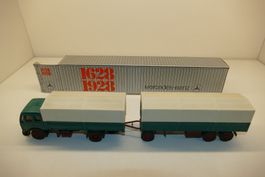 Conrad 1:50: Mercedes Benz 1628 Planen-LKW mit Anhänger