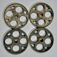4 roues anciennes en fonte, diamètre 6.5 cm. XIXe siècle