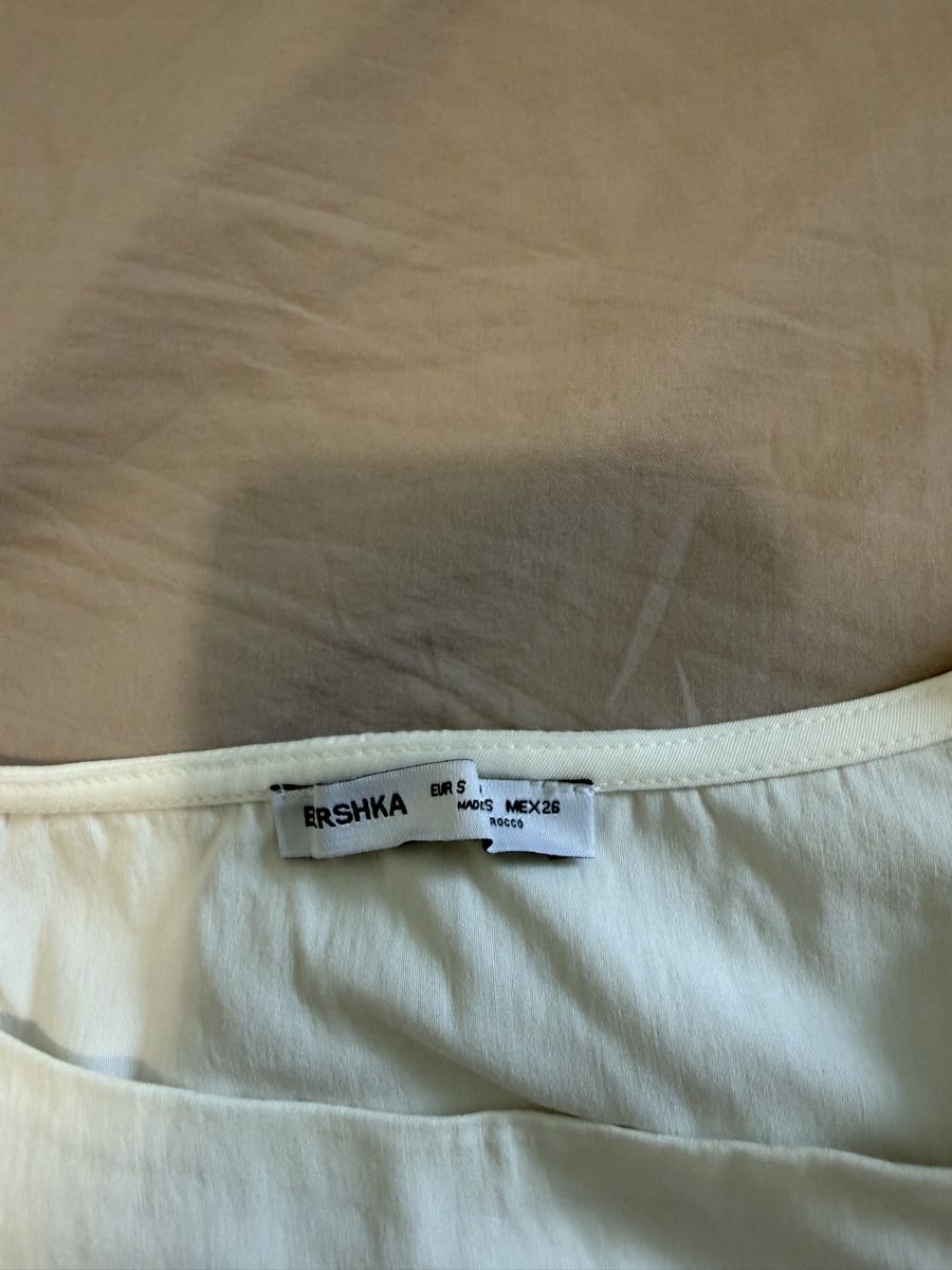 Top: Bershka Top Blanc Taille S bon état – Usato da Grabs venduto da DidiPop290 1