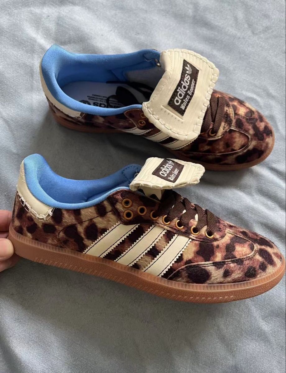 Adidas Scarpe da uomo: Chaussures samba Adidas – Nuovo (secondo la descrizione) da Neuchâtel venduto da xiao_bei