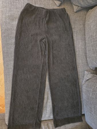 Amisu Sommerhosen in Schwarz, Grösse XS - NEU