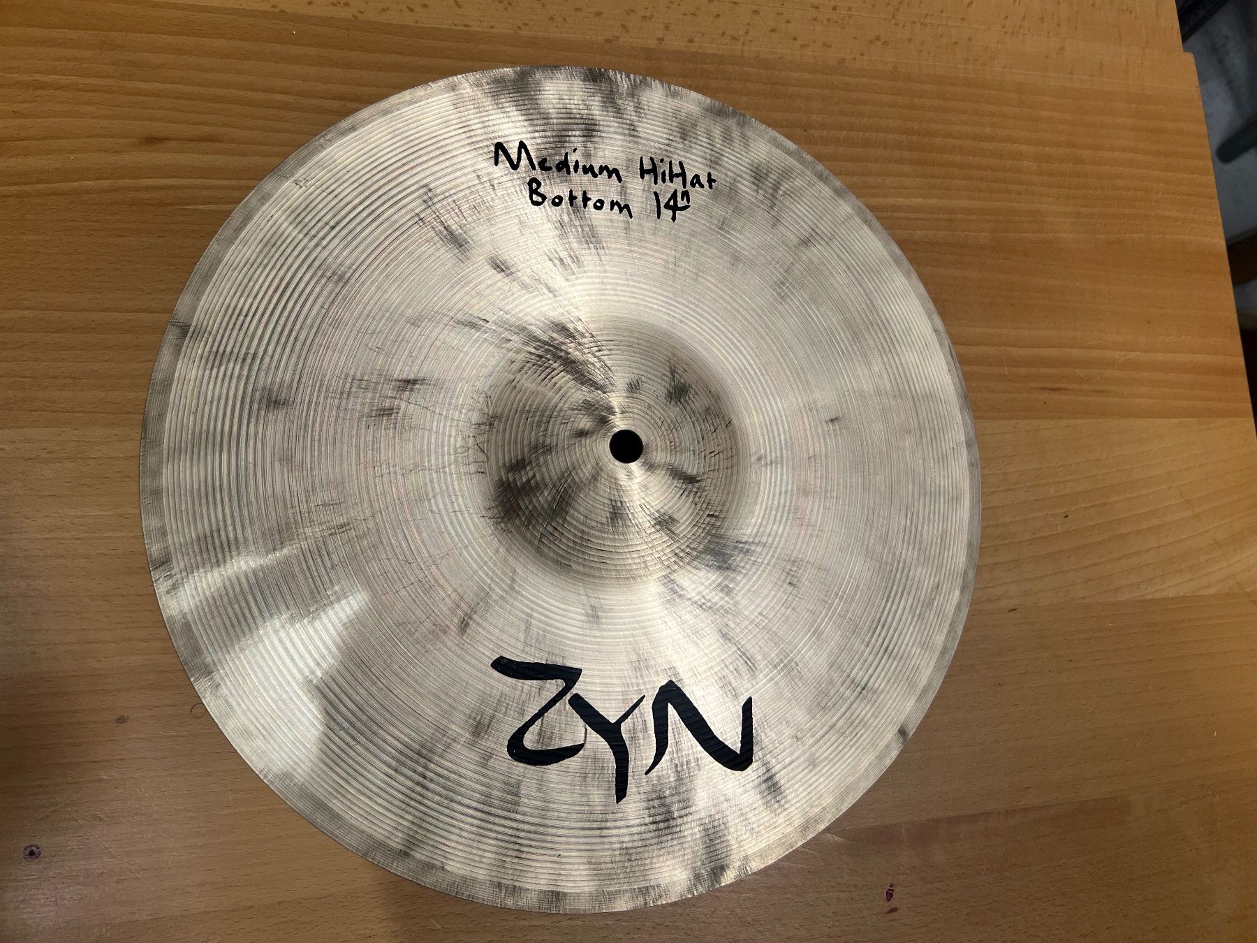 Musikinstrumente: 2 Stück Becken ZYN Medium HiHat – Gebraucht aus Hünenberg von Abtech
