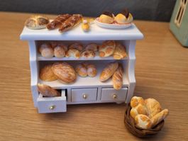Gestell mit Handmade Brot für Puppenhaus
