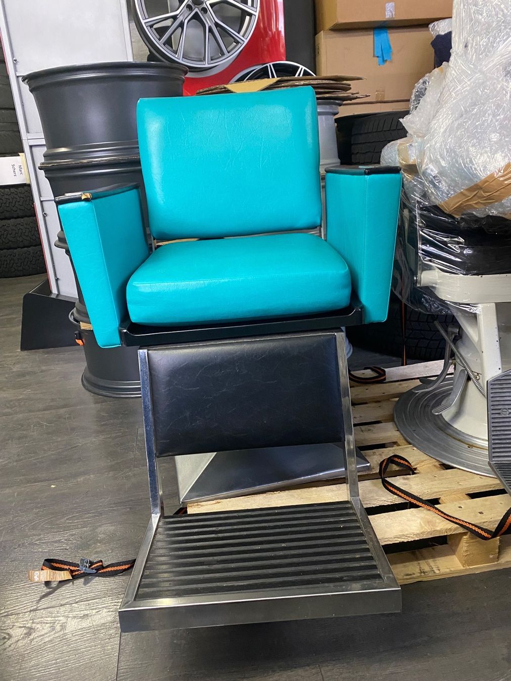 Poltrone: Coiffeur Stuhl Friseur Sessel 50ger Retro – Usato da Gränichen venduto da Mofutu