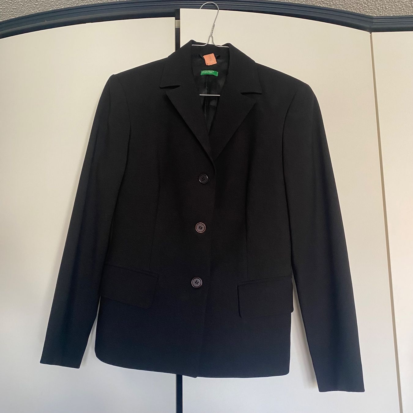 Benetton Giacche: Schwarzer Blazer von Benetton – Usato da Luzern venduto da champagnelaury