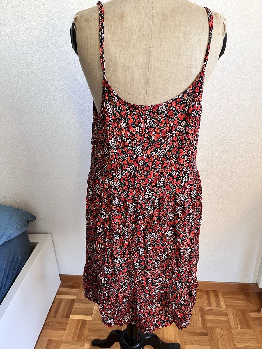 Vestiti: Robe à fleurs T40 – Usato da Genève venduto da ct_fqr8 1