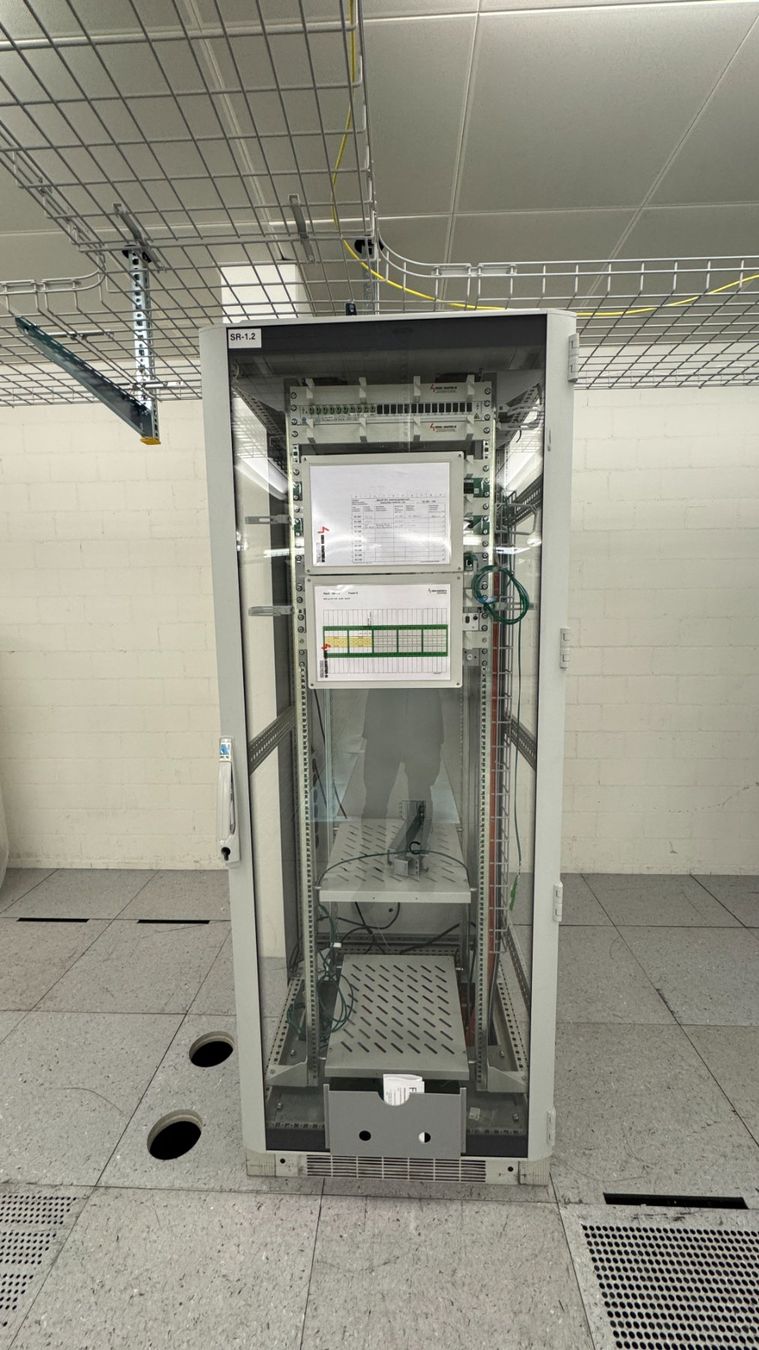 Rittal TS8 Serverschrank / Rackschrank 800x800x2000 (Gebraucht) in ...