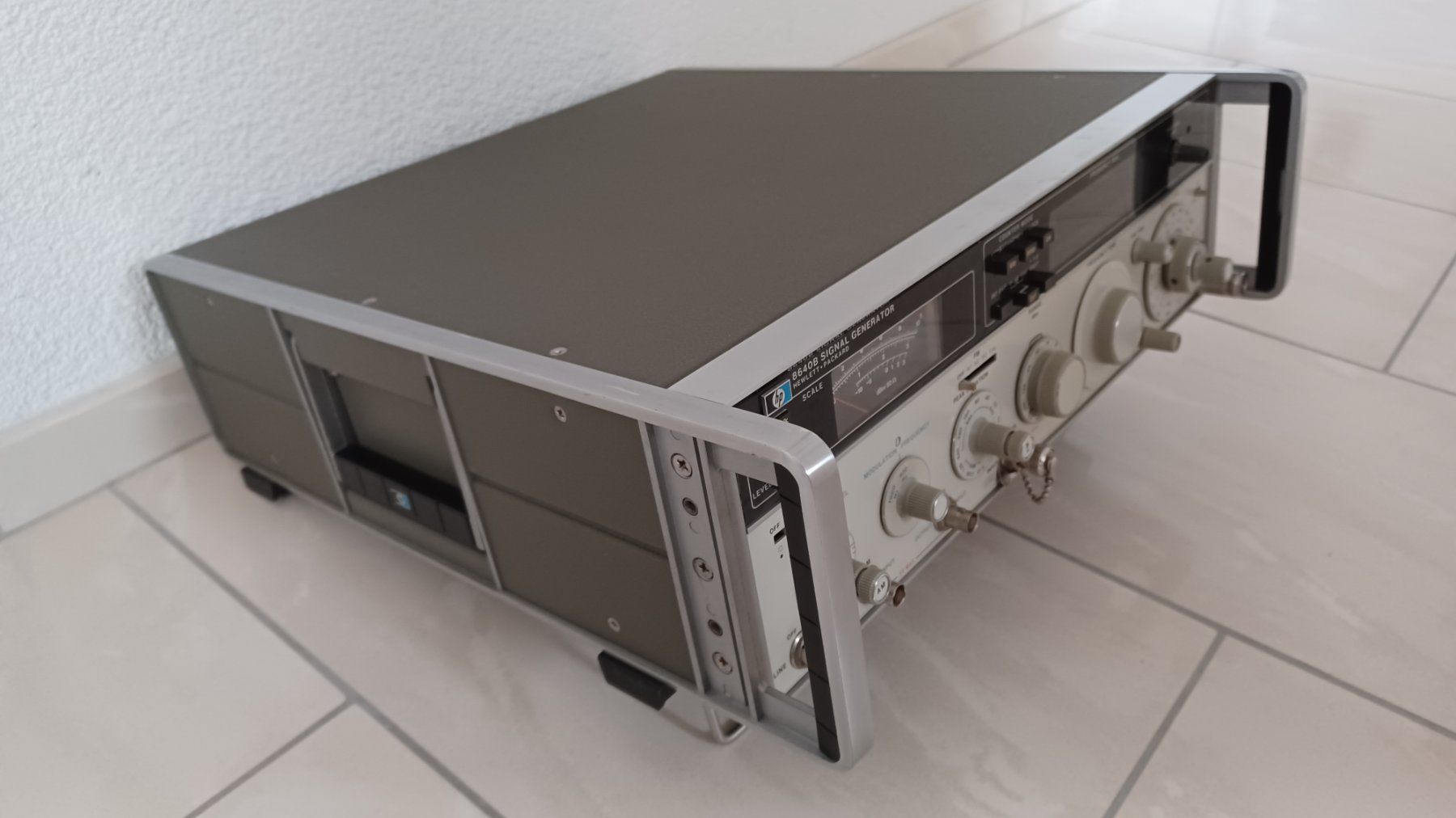 Hewlett Packard Messen: Signalgenerator HP8640B – Gebraucht aus Zürich von yvo.vultier