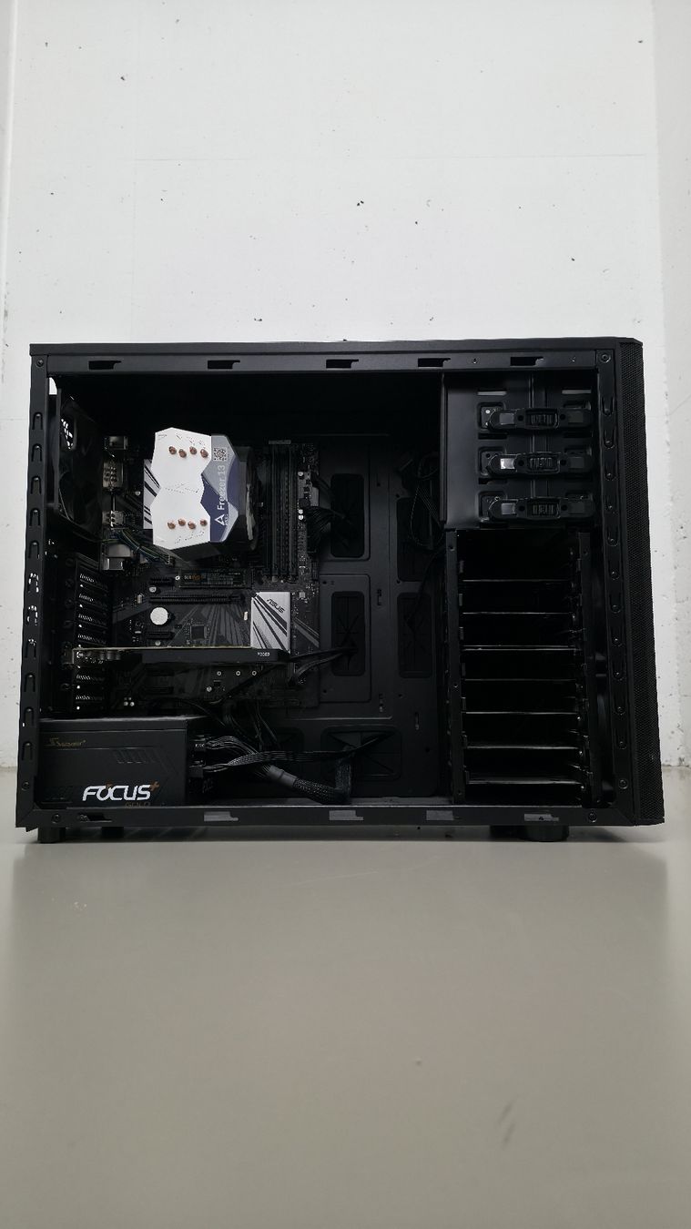 Asus PCs: PC Gehäuse mit Komponenten und Zubehör – Défectueux à Kloten par Robiin_zan 1