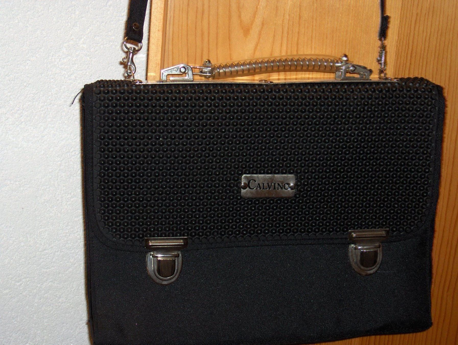 Taschen: Tasche schwarz auch für Tablet – Neu (gemäss Beschreibung) aus Hittnau von Gamoe 1