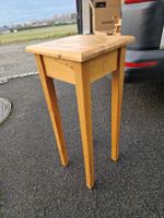 Holz Blumentisch, 70cm hoch, massiv! Hochstuhl