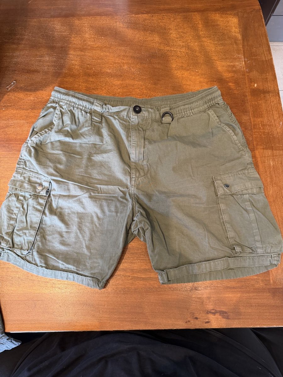 Lotti di vestiti: Lot de shorts – Usato da fey venduto da Caductilometre 2