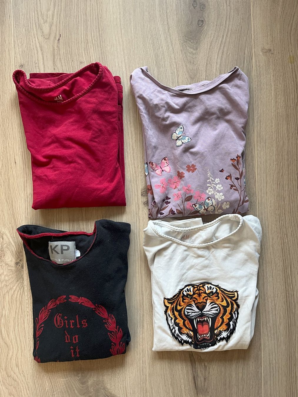 Lotti & Set di vestiti: 4 Langarmshirts Bamwolle Gr. 134/140 – Usato da Rigi Kaltbad venduto da Tinjac7371
