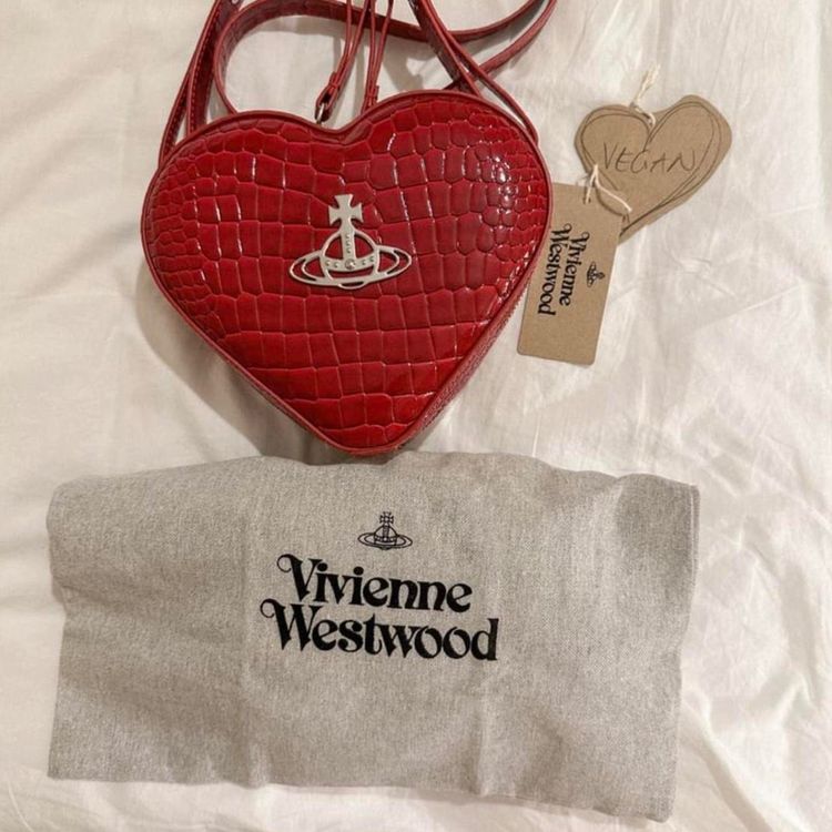 Vivienne Westwood Ella Heart Crossbody Bag in Black
