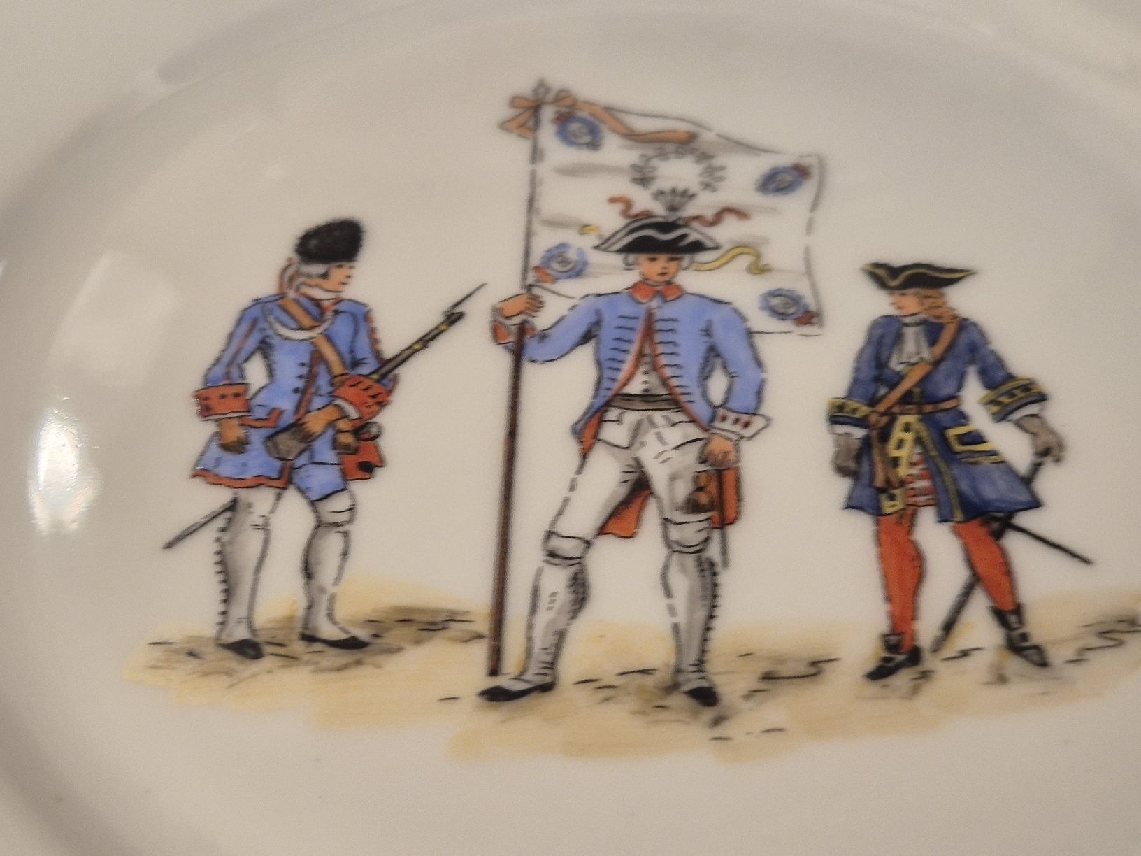 Geschirrsets: Set 6 Langenthal Mokkatassen + 4 Teller Schweizer Söldner – Gebraucht aus Thun von ThunerSammler 5